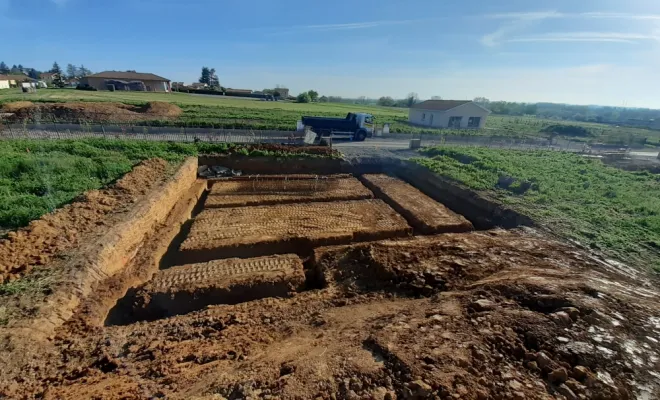 Fouilles pour fondations d'une future villa